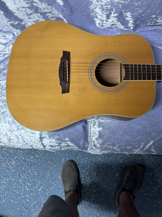 Used Acoustic Guitar setup ready to play.