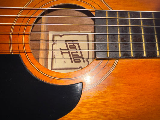 Acoustic Guitar Hondo li used setup ready to use.
