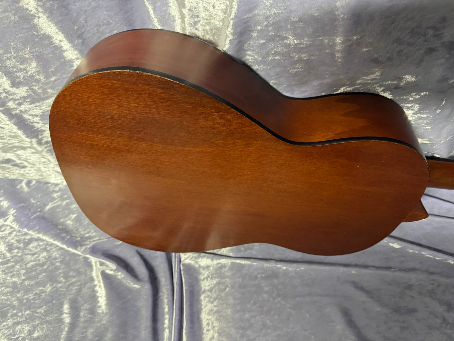 Acoustic Guitar Hondo li used setup ready to use.