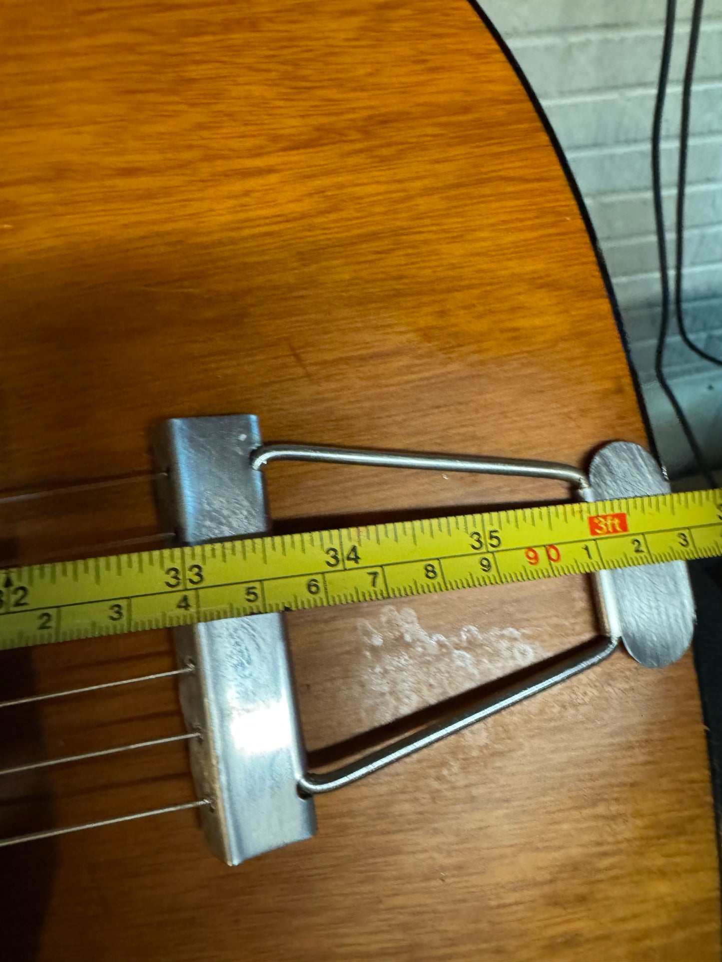 Acoustic Guitar Hondo li used setup ready to use.